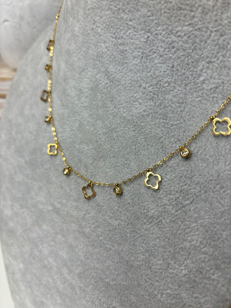 Gold clover necklace